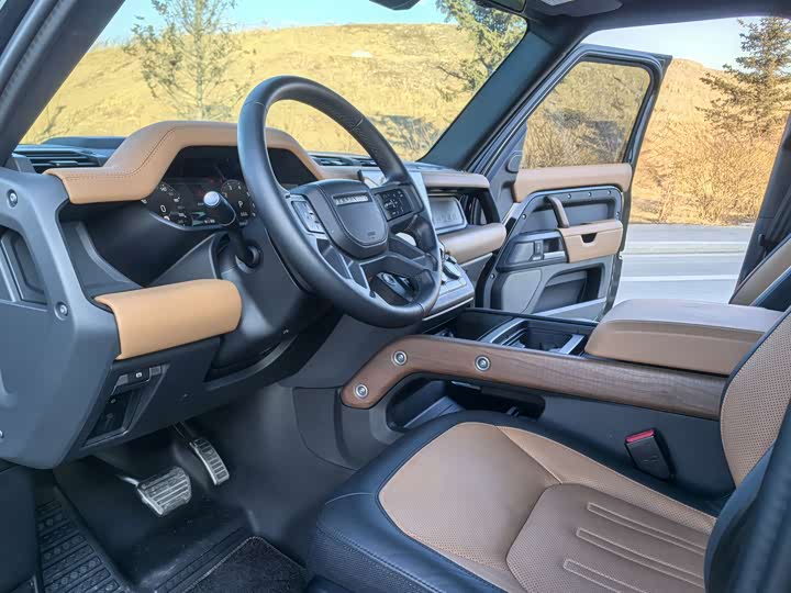 Фото 10 - Land Rover Defender