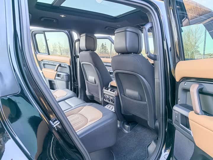 Фото 15 - Land Rover Defender