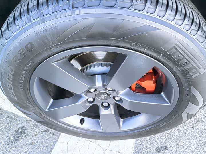 Фото 18 - Land Rover Defender