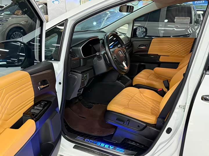 Фото 4 - Honda Odyssey