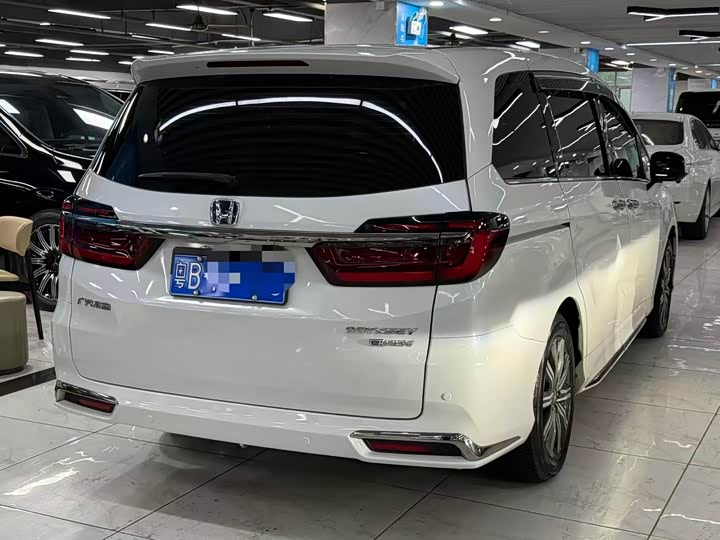 Фото 7 - Honda Odyssey