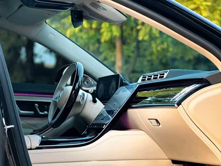 Фото 10 - Mercedes-Benz Maybach S-Class