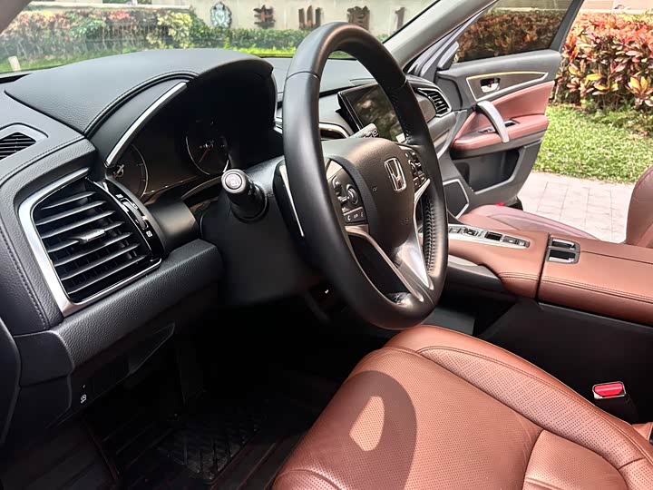 Фото 9 - Honda Avancier