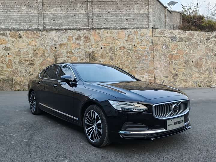 Фото 3 - Volvo S90