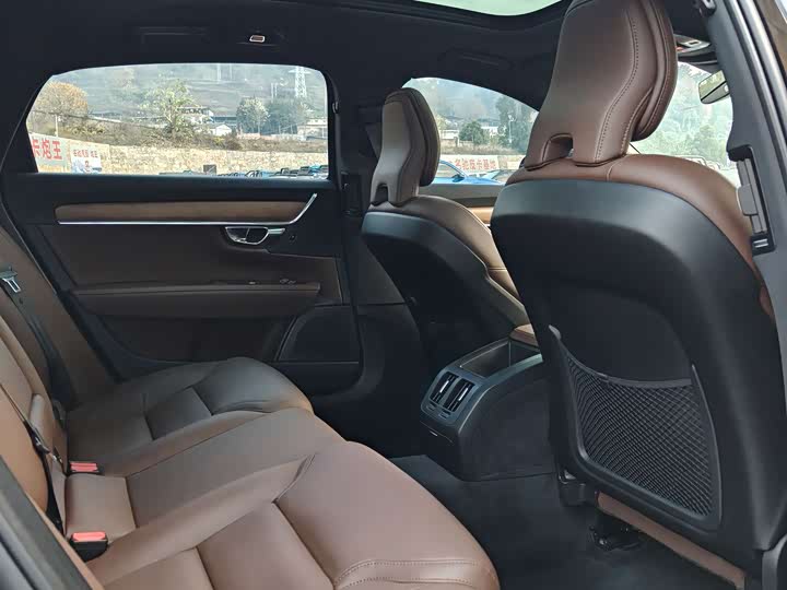 Фото 4 - Volvo S90