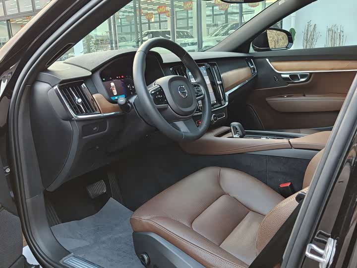 Фото 7 - Volvo S90