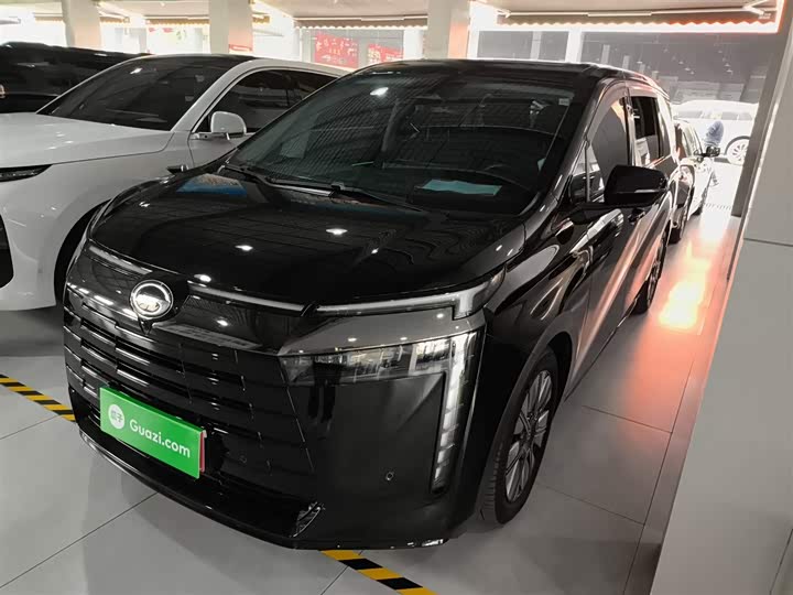 Фото 1 - GAC Trumpchi E8