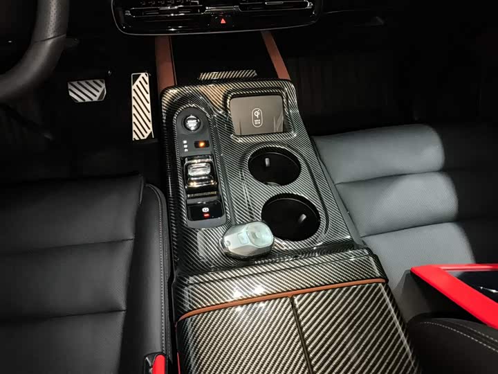 Фото 14 - GAC Trumpchi E8