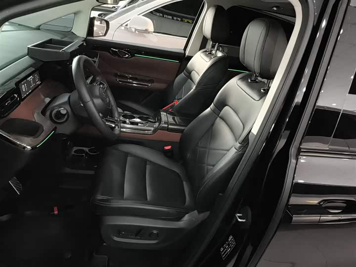 Фото 15 - GAC Trumpchi E8