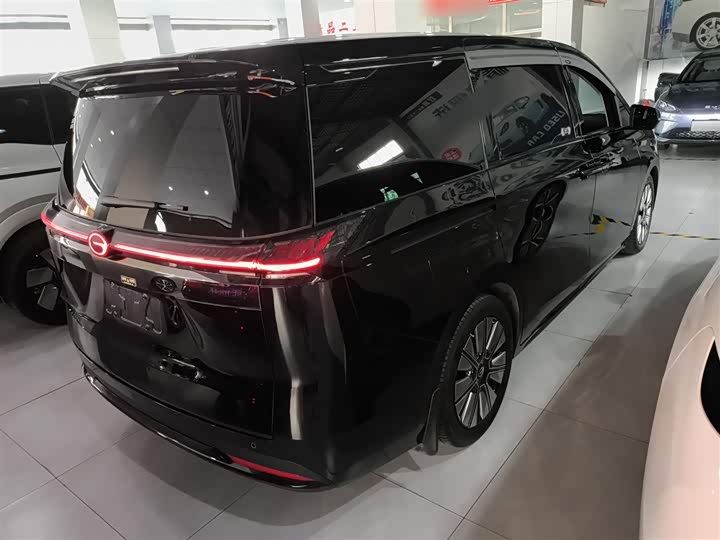 Фото 7 - GAC Trumpchi E8