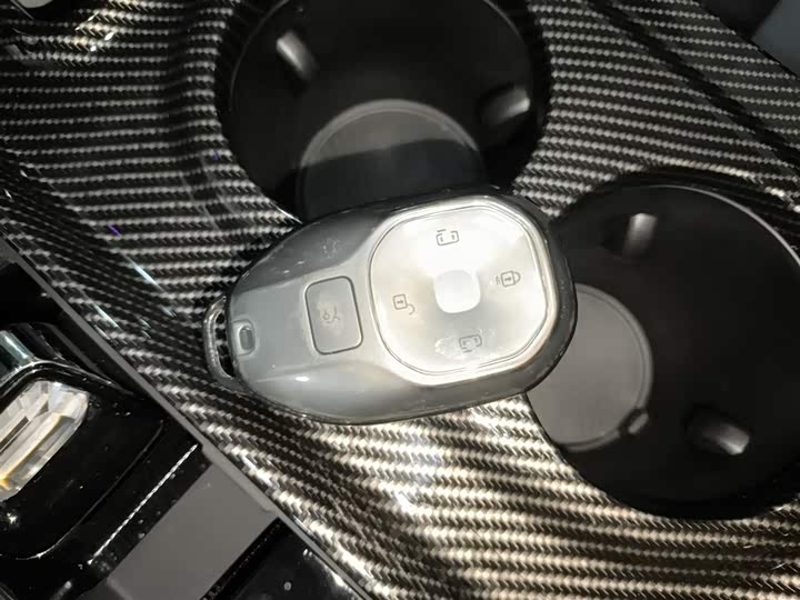 Фото 9 - GAC Trumpchi E8