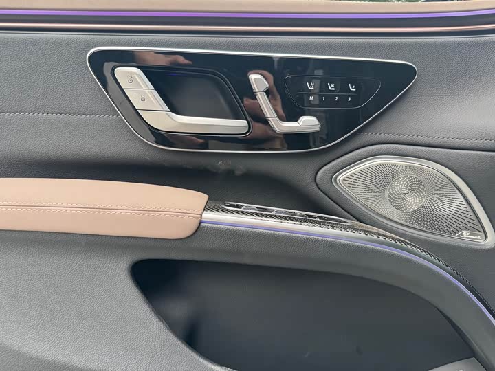 Фото 9 - Mercedes-Benz EQS AMG