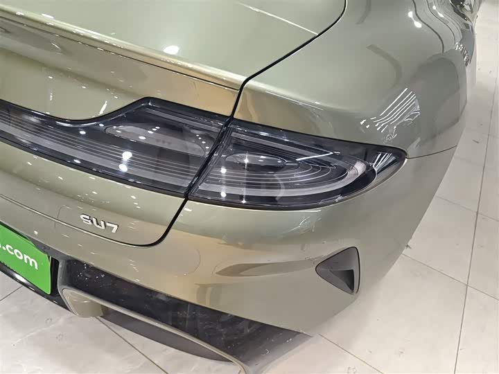 Фото 8 - Xiaomi SU7