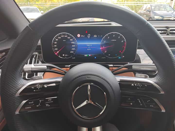 Фото 8 - Mercedes-Benz S-Class