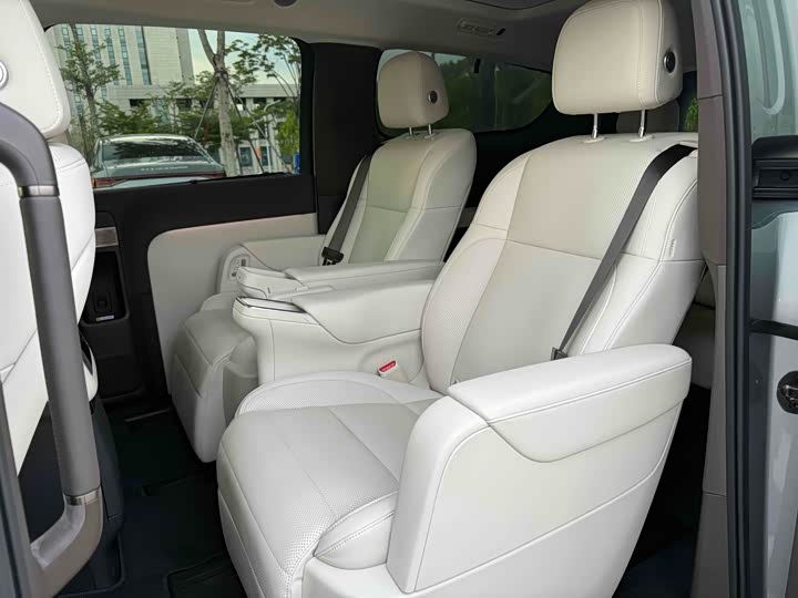 Фото 10 - LiXiang Mega