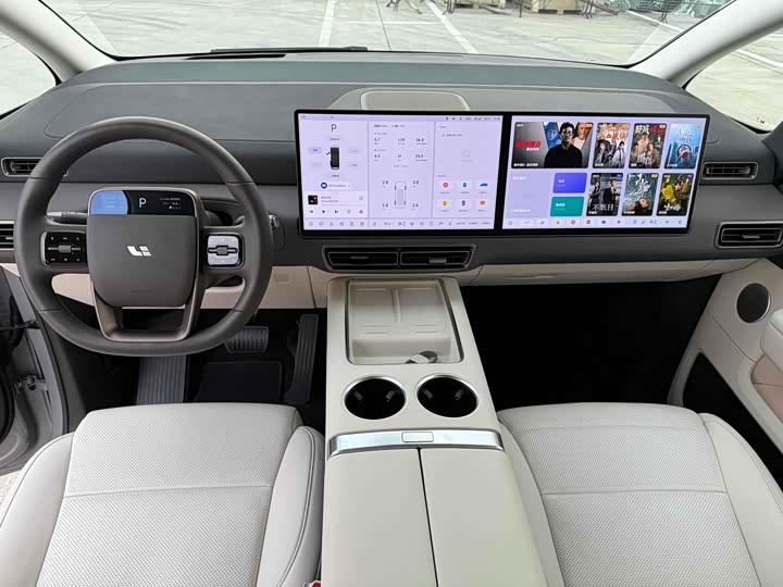 Фото 11 - LiXiang Mega