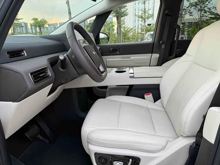 Фото 5 - LiXiang Mega