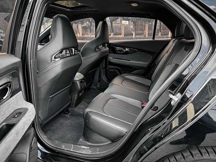 Фото 12 - GAC Trumpchi Empow R