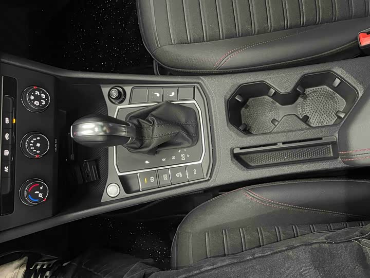 Фото 10 - Volkswagen Lavida