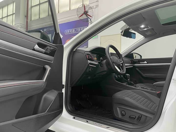 Фото 15 - Volkswagen Lavida