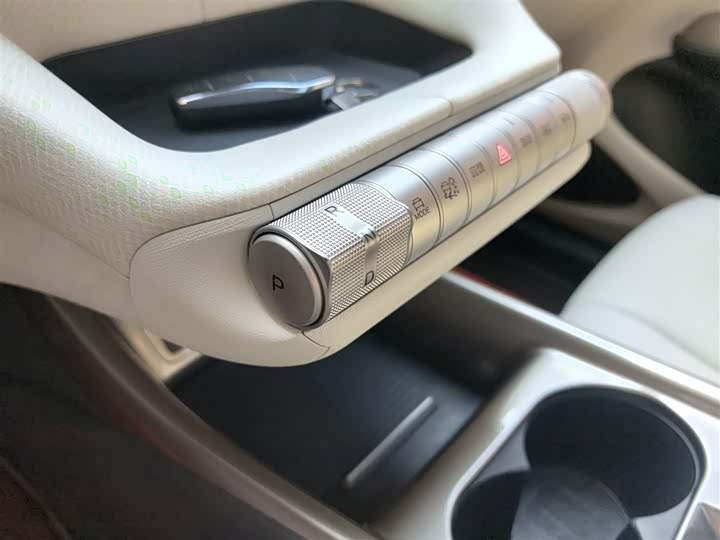 Фото 14 - BYD Dolphin