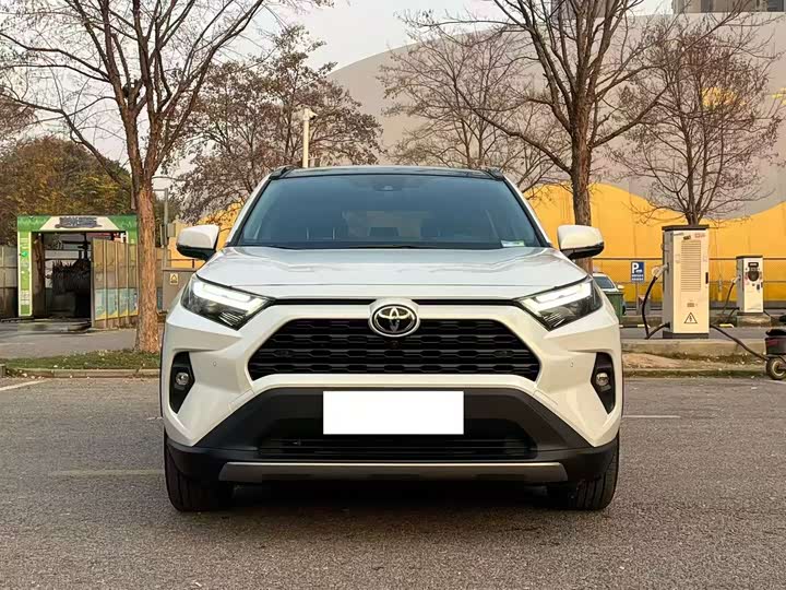 Фото 2 - Toyota RAV4