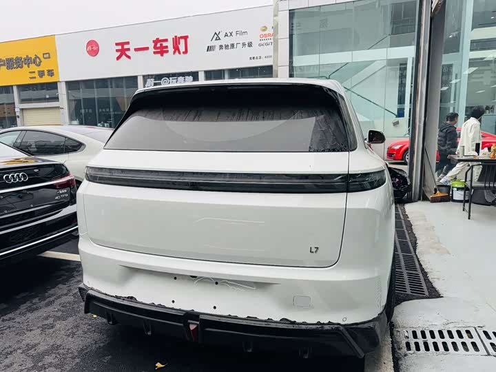 Фото 9 - LiXiang L7