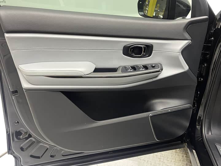 Фото 8 - Nio ES8