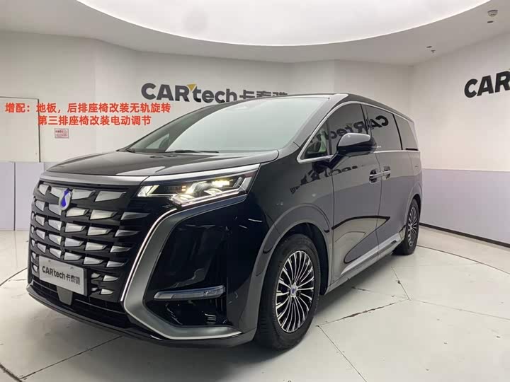 Фото 1 - Denza D9