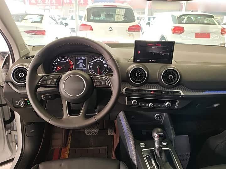 Фото 12 - Audi Q2L