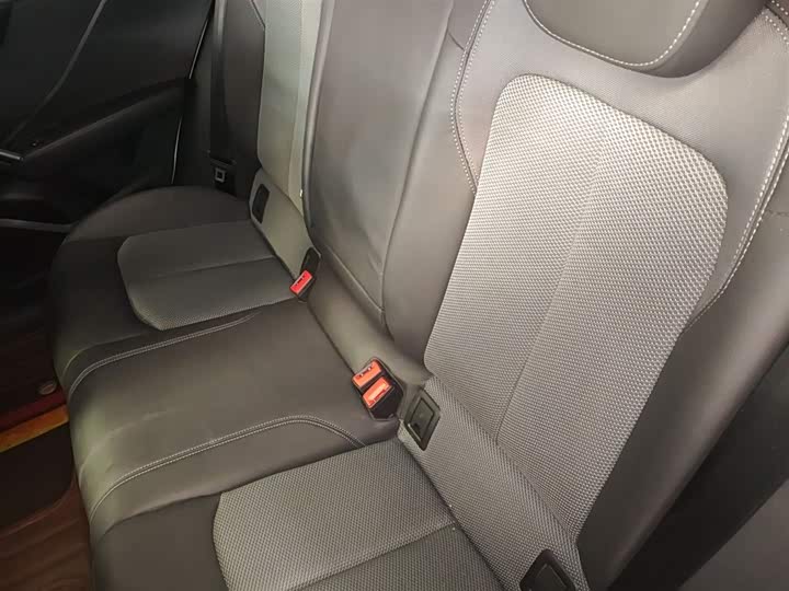 Фото 14 - Audi Q2L