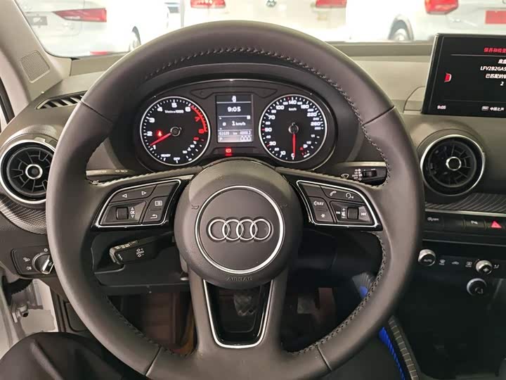 Фото 3 - Audi Q2L