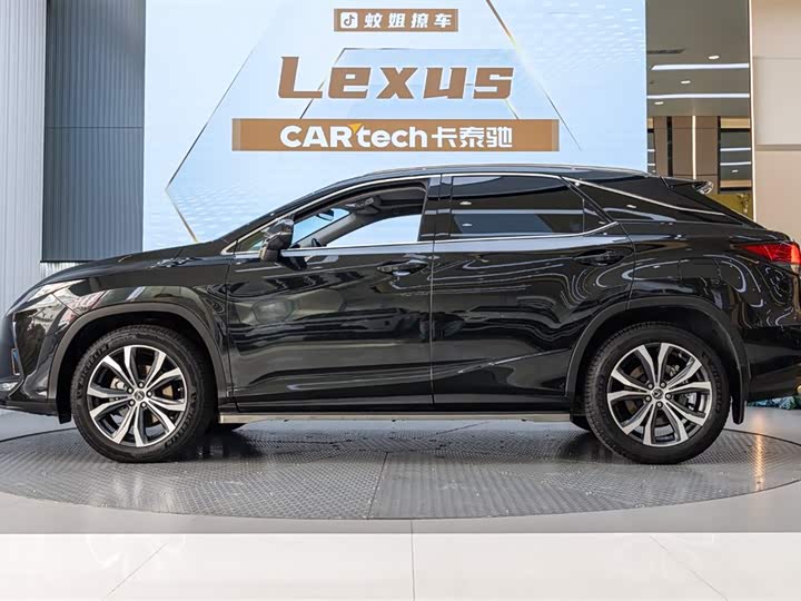 Фото 6 - Lexus RX