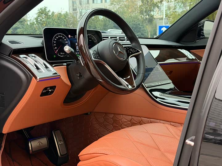 Фото 4 - Mercedes-Benz Maybach S-Class