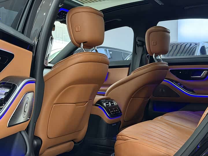 Фото 5 - Mercedes-Benz S-Class