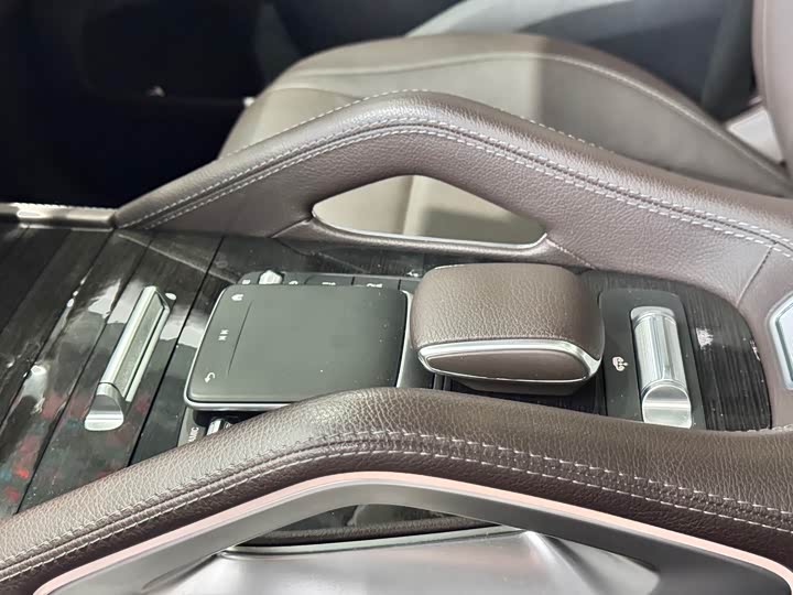 Фото 9 - Mercedes-Benz GLS-Class