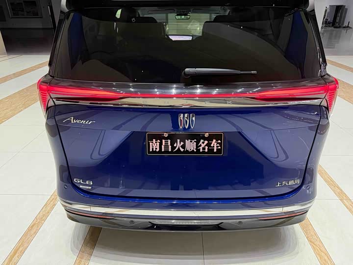 Фото 10 - Buick GL8 Hybrid