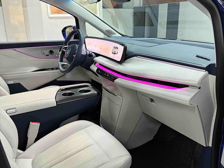 Фото 14 - Buick GL8 Hybrid