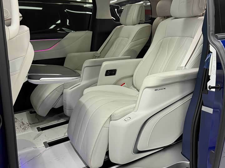 Фото 15 - Buick GL8 Hybrid