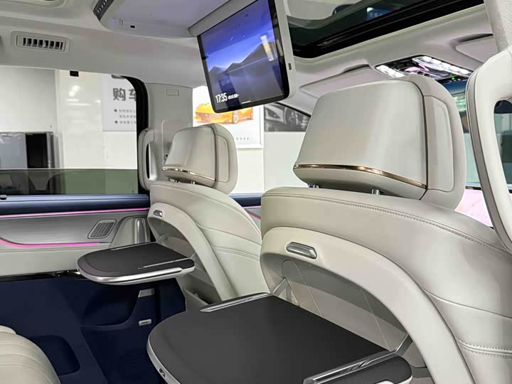 Фото 19 - Buick GL8 Hybrid