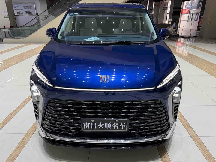 Фото 3 - Buick GL8 Hybrid