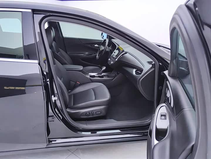 Фото 8 - Chevrolet Malibu XL