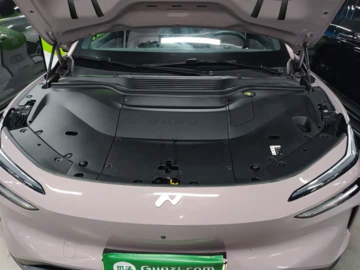 Фото 10 - Nio Onvo L60