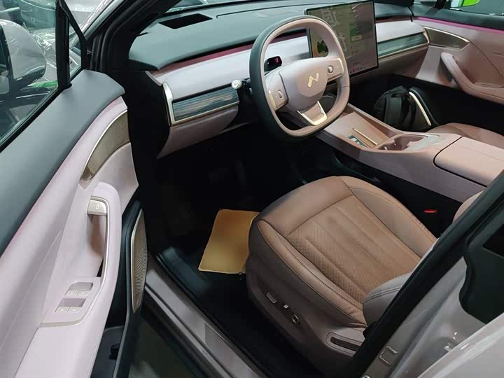 Фото 13 - Nio Onvo L60