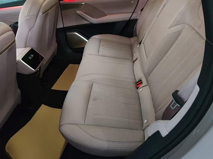 Фото 14 - Nio Onvo L60