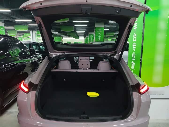 Фото 9 - Nio Onvo L60