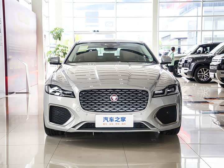 Фото 2 - Jaguar XF L