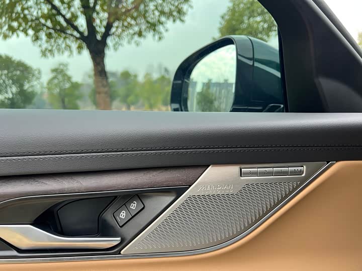 Фото 9 - Jaguar XF L