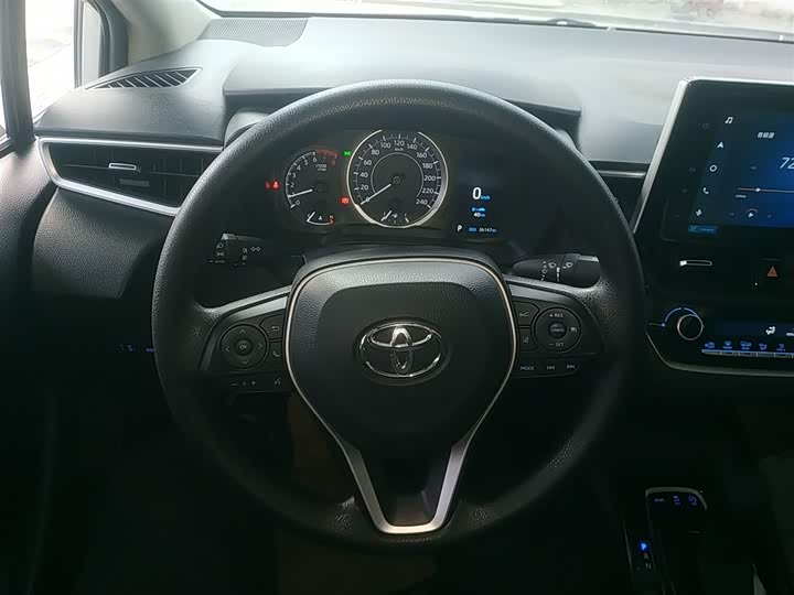 Фото 11 - Toyota Corolla