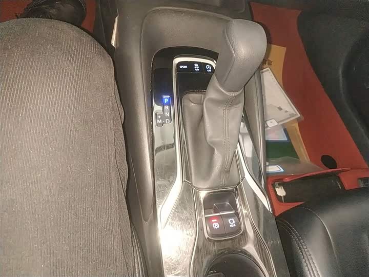 Фото 14 - Toyota Corolla